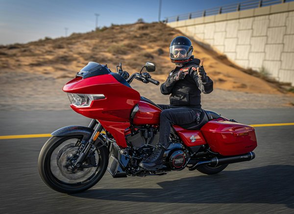 Wat zijn de noodprocedures die ik moet volgen bij een autopech onderweg?